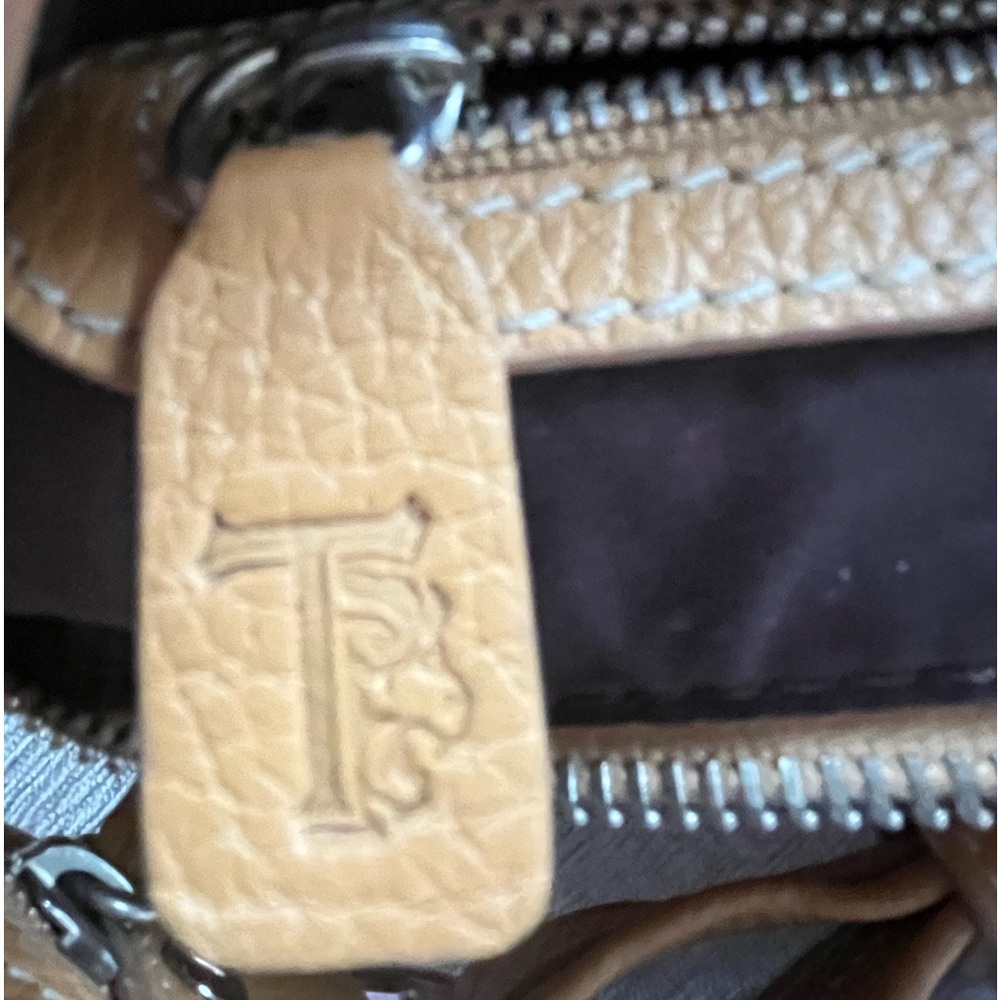 Tod’s Butterscotch Colored Pebbled Leather Hobo Bag. - Picture 13 of 16